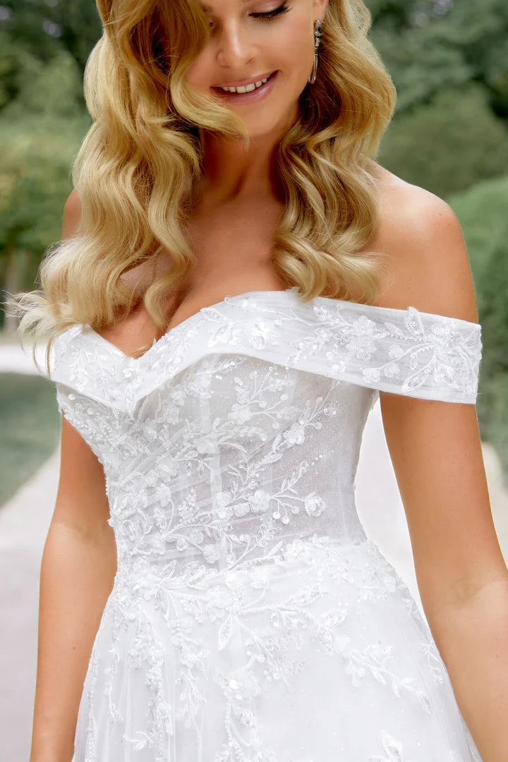 44526 Wedding Dress