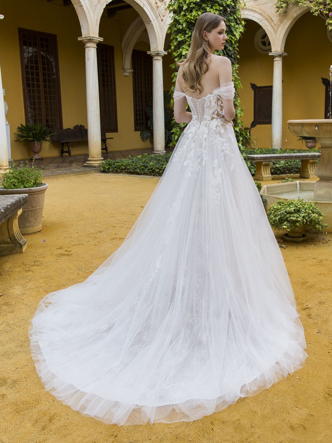 Pia - Vintage Rose Bridal