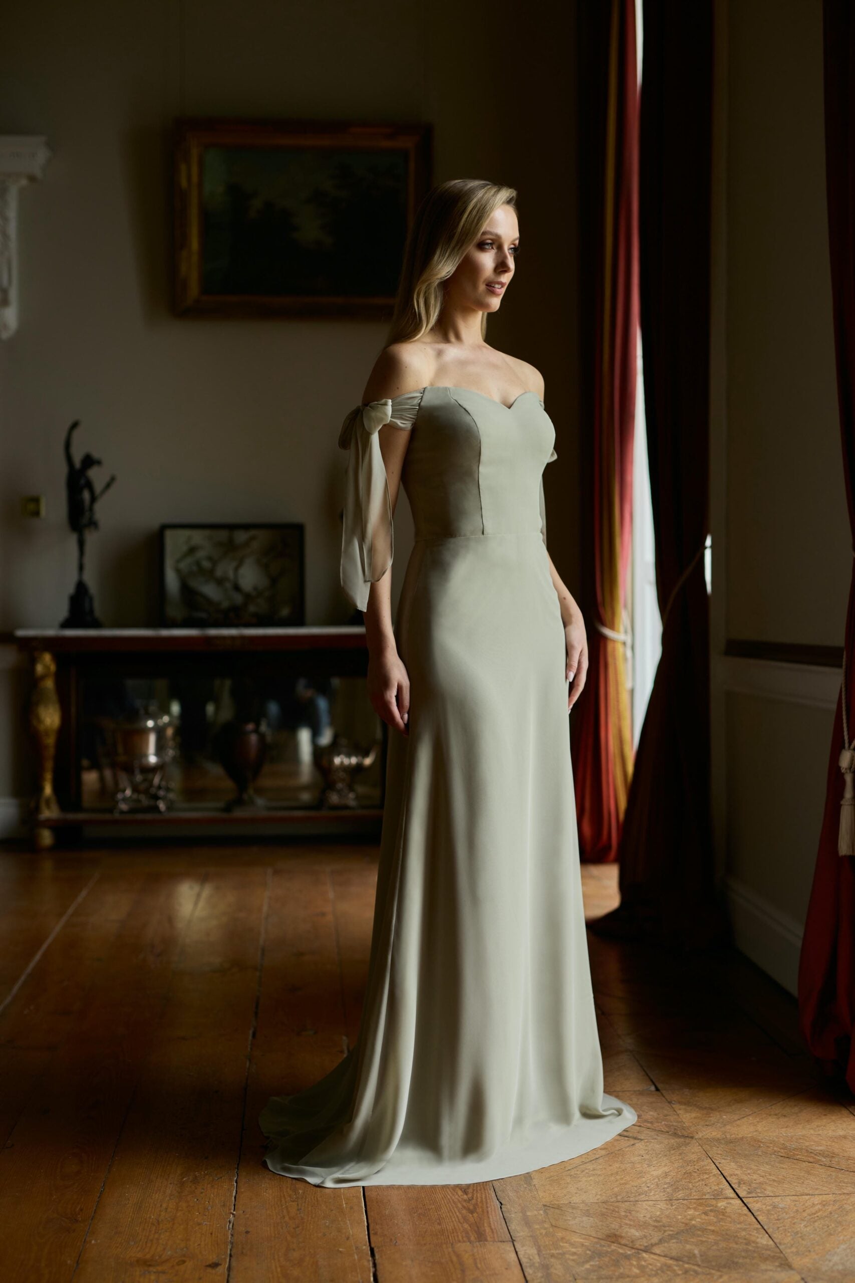 D255130 Wedding & Bridesmaids Dresses Belfast – Vintage Rose Bridal
