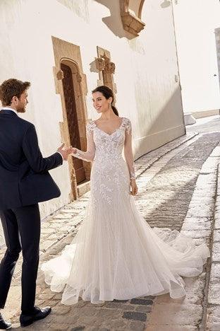 Faustina 69666 - Size 14 was £1999 Now £850 - Vintage Rose Bridal